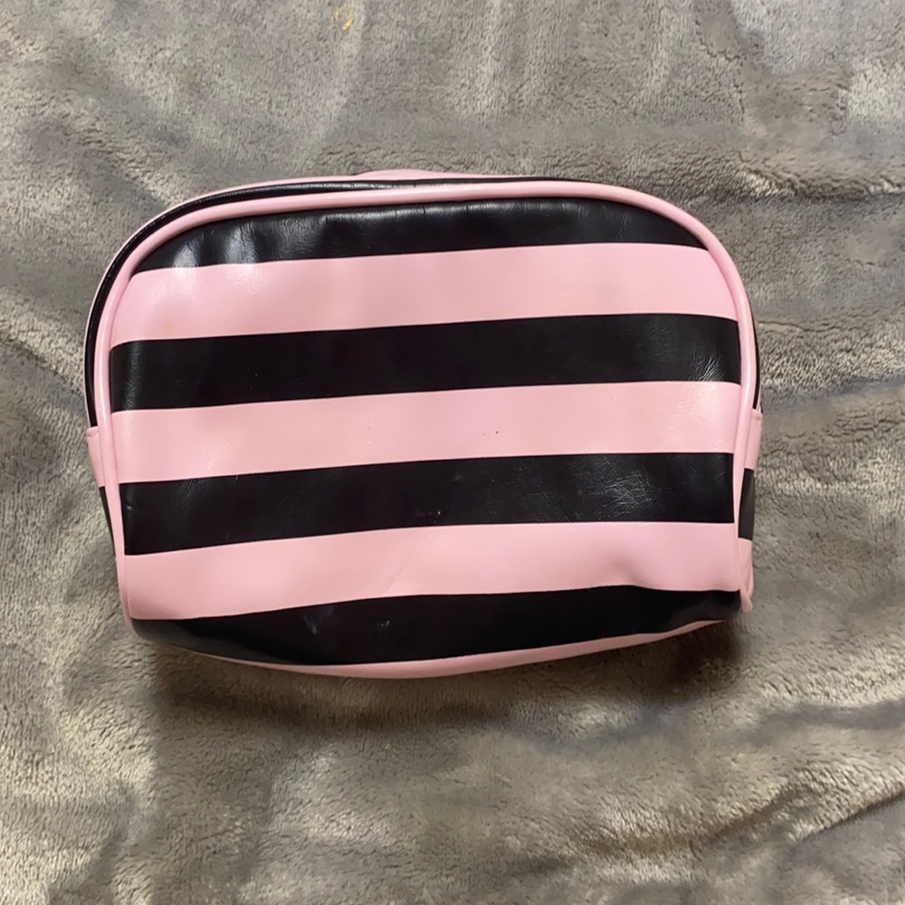 MAKEUP BAG